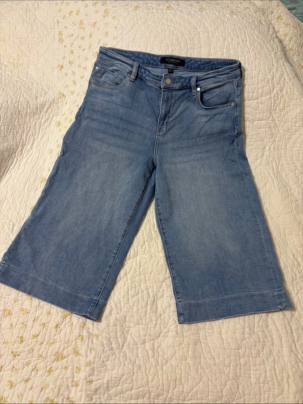 Liverpool Women's Light Blue Wide Crop Jeans